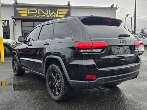 Used 2019 Jeep Grand Cherokee Laredo image 6