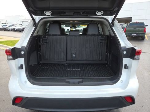 Used 2026 Toyota Highlander XLE AWD/4WD image 27