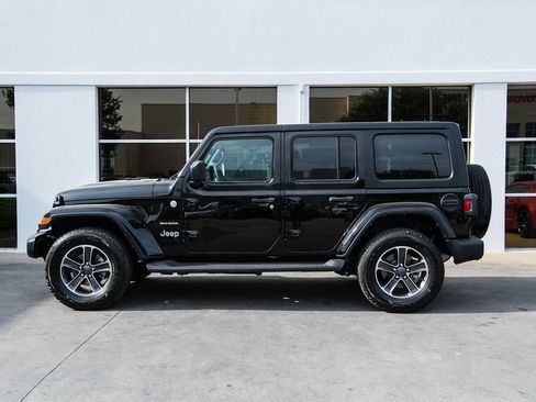Used 2023 Jeep Wrangler Unlimited Sahara AWD/4WD image 15