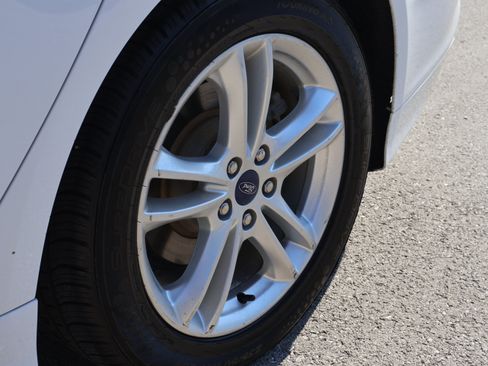 Used 2018 Ford Fusion SE FWD image 43