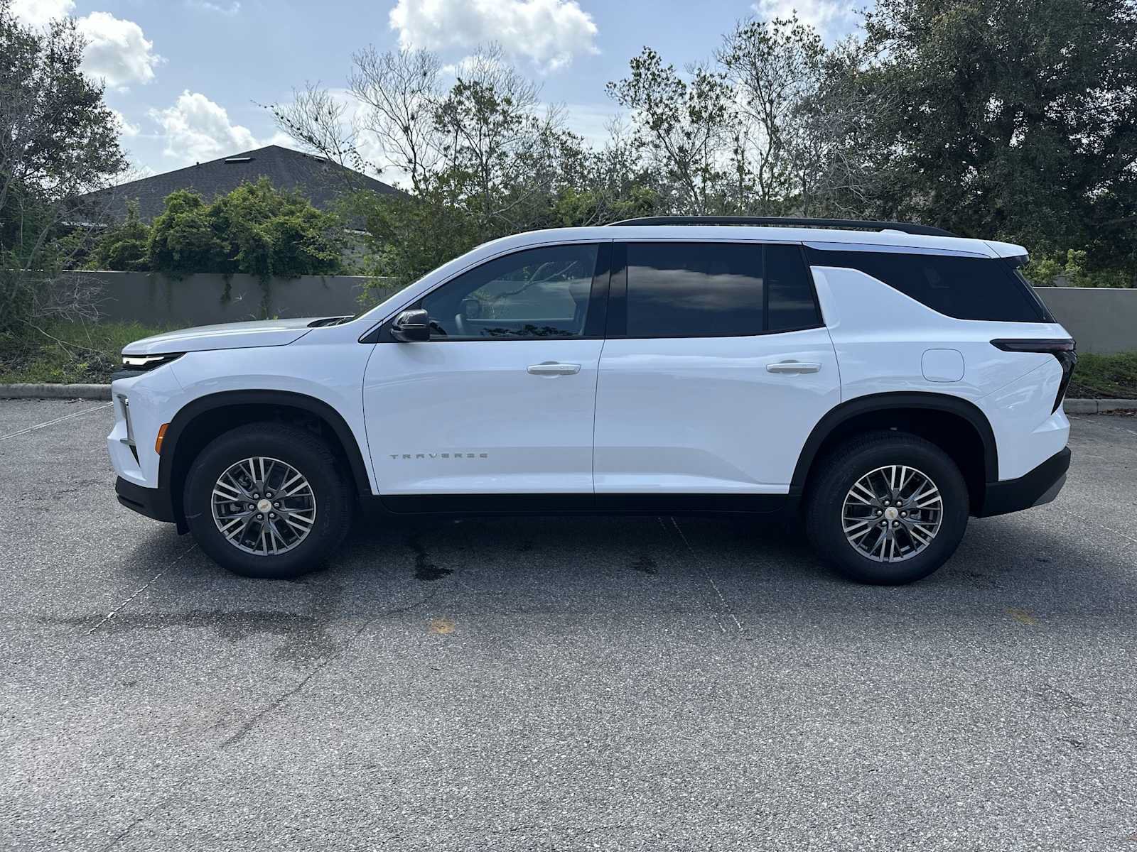 New 2026 Chevrolet Traverse LT w/ LPO, Floor Liner Package FWD image 3
