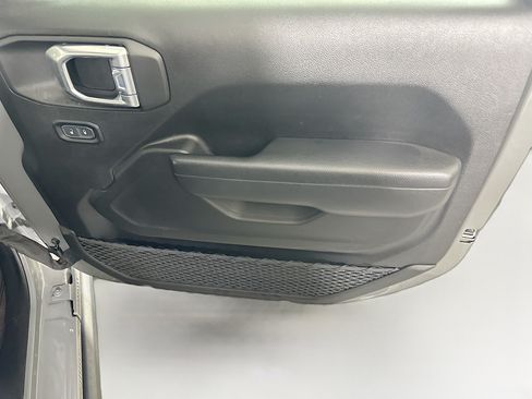 Used 2023 Jeep Wrangler Unlimited w/ 8.4" Radio Group AWD/4WD image 30