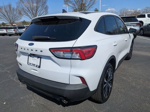 Used 2022 Ford Escape SE w/ SE Sport Appearance Package FWD image 8