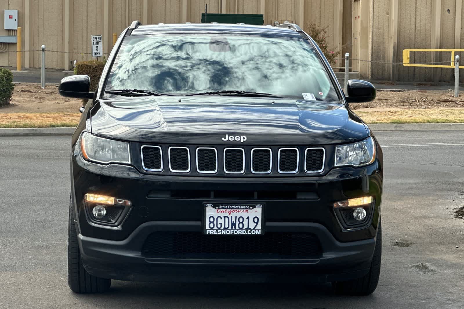 Used 2018 Jeep Compass Latitude FWD image 10
