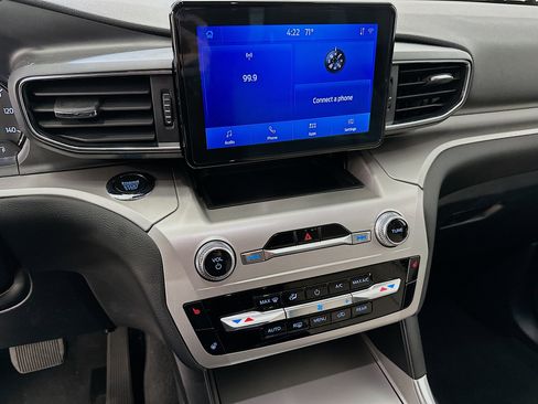 Used 2022 Ford Explorer XLT w/ Equipment Group 202A image 26