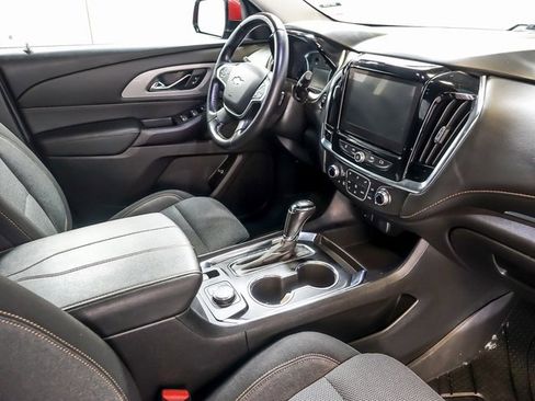 Used 2020 Chevrolet Traverse LT image 34
