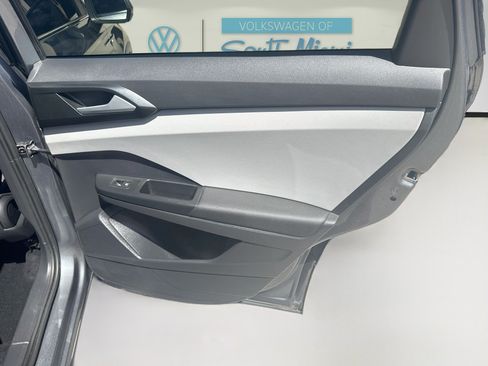Used 2022 Volkswagen Taos SE FWD image 30
