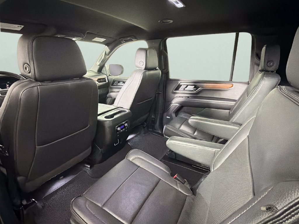 Used 2025 GMC Yukon XL Denali AWD/4WD image 28