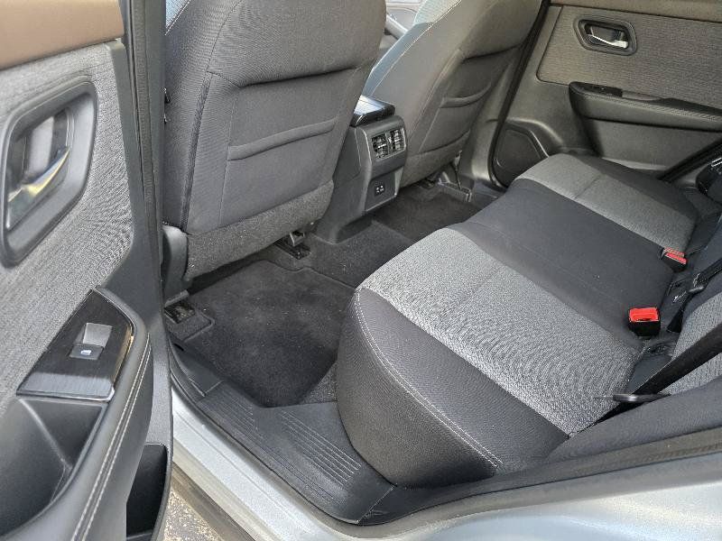 Used 2021 Nissan Rogue SV FWD image 14