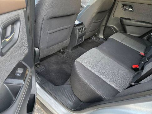 Used 2021 Nissan Rogue SV FWD image 14