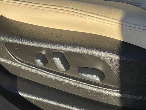 Used 2019 Cadillac XT5 Luxury image 25