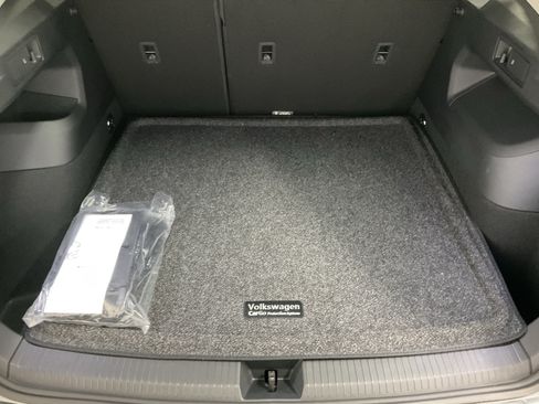 New 2026 Volkswagen Tiguan SE AWD/4WD image 16