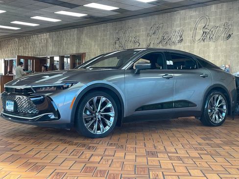 Used 2023 Toyota Crown image 4