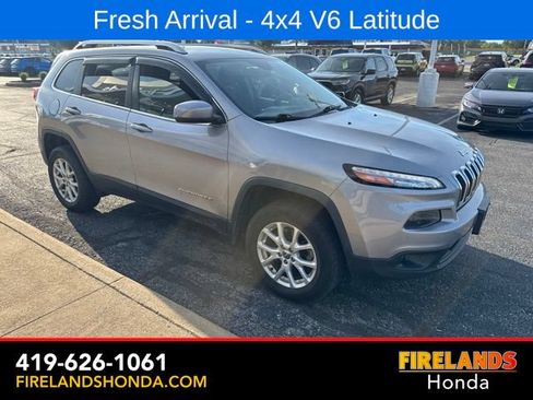 Used 2015 Jeep Cherokee Latitude w/ Comfort/Convenience Group AWD/4WD image 10