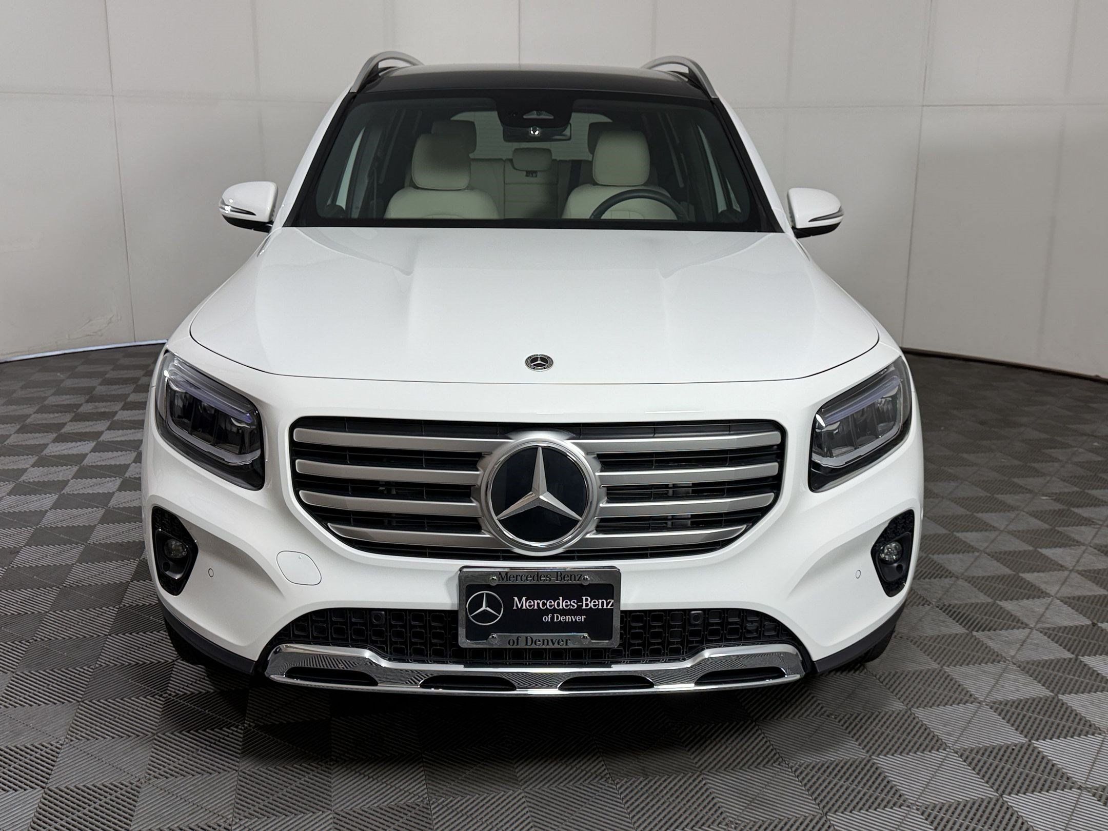 Used 2025 Mercedes-Benz GLB 250 4MATIC image 6