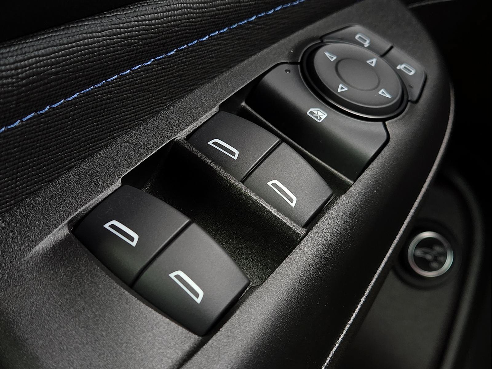 Used 2025 Buick Envista Sport Touring w/ Convenience I Package FWD image 16