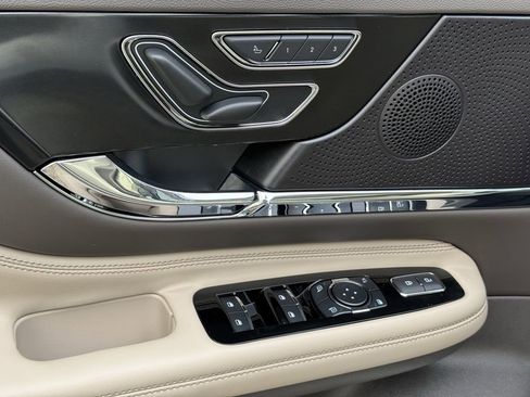 Used 2023 Lincoln Corsair Grand Touring w/ Equipment Group 301A image 17