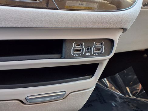 Used 2024 Chrysler Voyager LX image 13