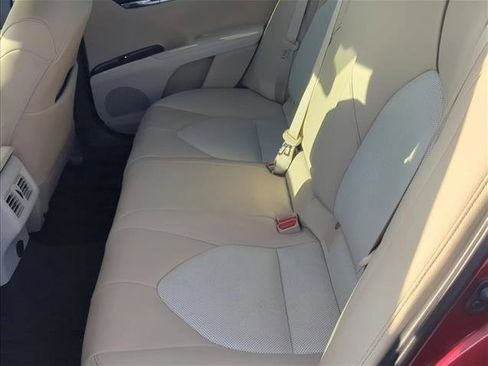Certified 2020 Toyota Camry XLE FWD image 23