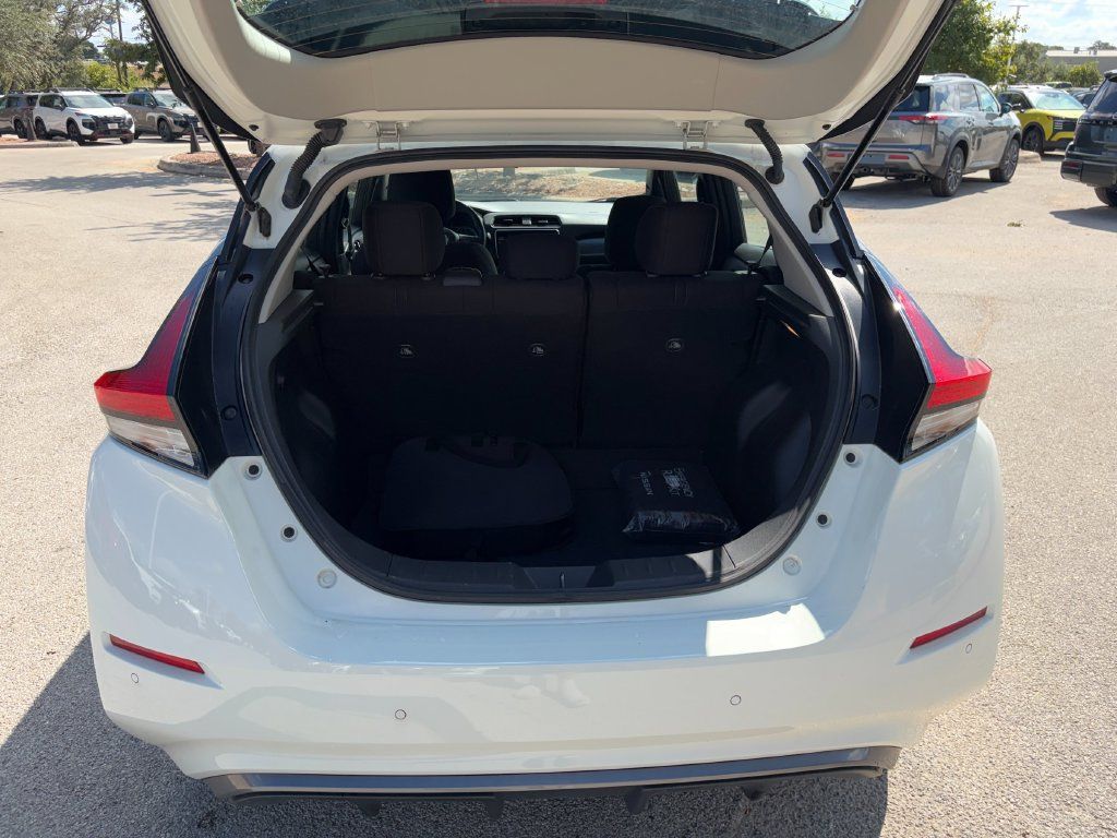 Used 2025 Nissan Leaf S FWD image 28
