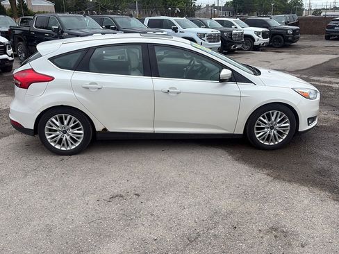 Used 2018 Ford Focus Titanium FWD image 3