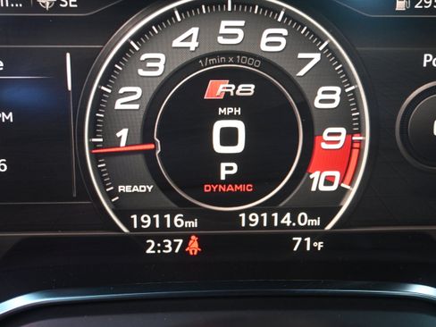 Used 2018 Audi R8 V10 w/ Premium Package RWD image 57