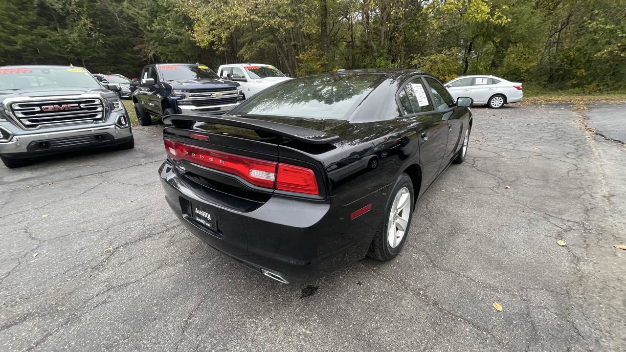 Used 2012 Dodge Charger SE RWD image 8