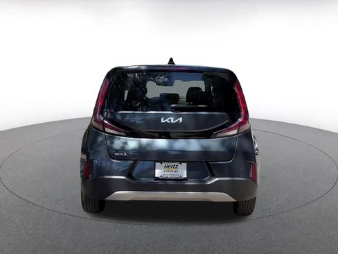 Used 2025 Kia Soul LX w/ LX Technology Package FWD image 12