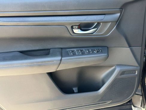 Used 2023 Honda CR-V LX image 14