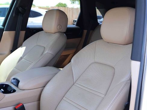 Used 2022 Porsche Cayenne AWD/4WD image 10
