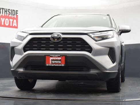 Used 2025 Toyota RAV4 XLE FWD image 29