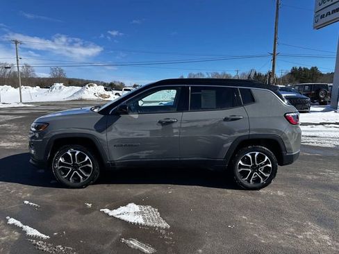 Used 2022 Jeep Compass Limited image 2