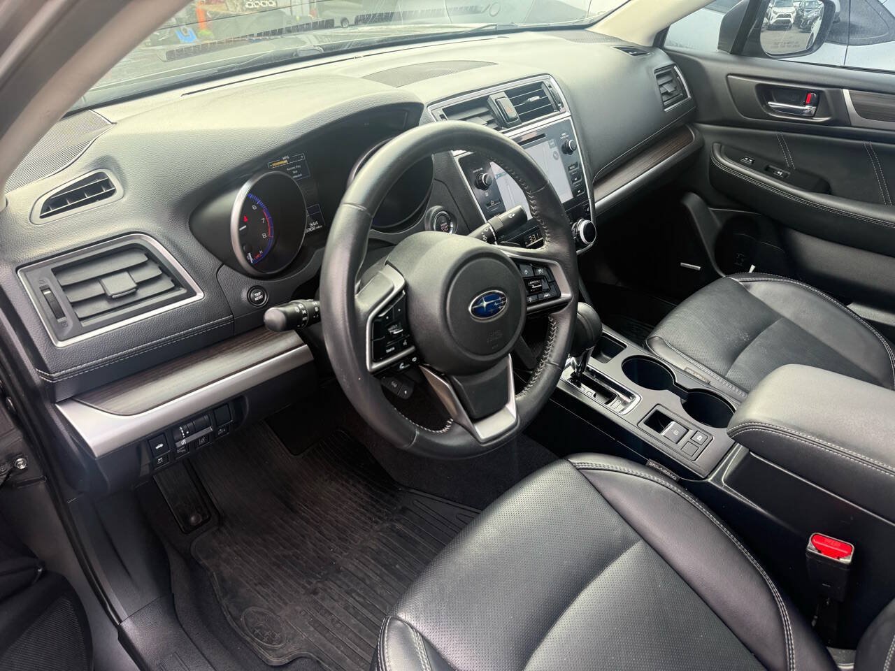 Used 2018 Subaru Legacy 3.6R Limited AWD/4WD image 6