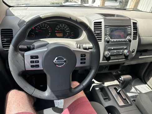 Used 2018 Nissan Frontier SV RWD image 15