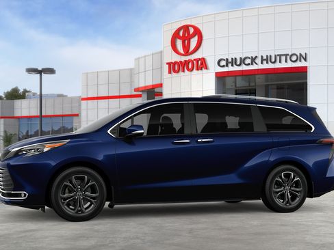 Used 2026 Toyota Sienna Platinum AWD/4WD image 29