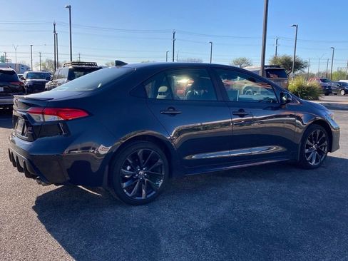 Used 2026 Toyota Corolla SE w/ SE Premium Package image 4