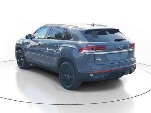 Used 2023 Volkswagen Atlas Cross Sport SE w/ Panoramic Sunroof Package AWD/4WD image 3