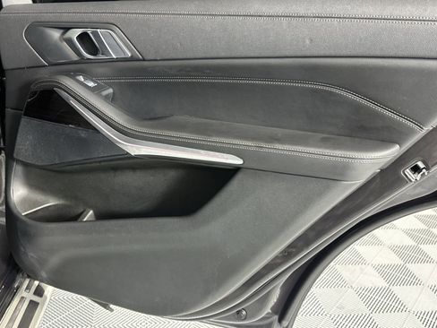 Used 2021 BMW X7 xDrive40i w/ Parking Assistance Package image 32