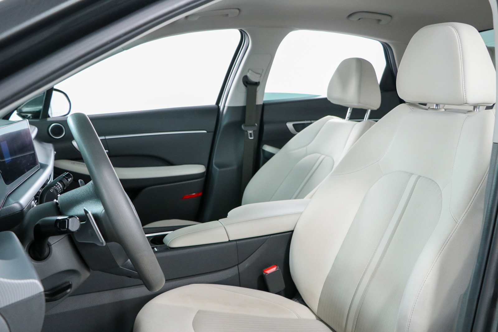 Used 2025 Hyundai Sonata SEL FWD image 23
