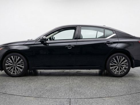 Used 2025 Nissan Altima 2.5 SV FWD image 5