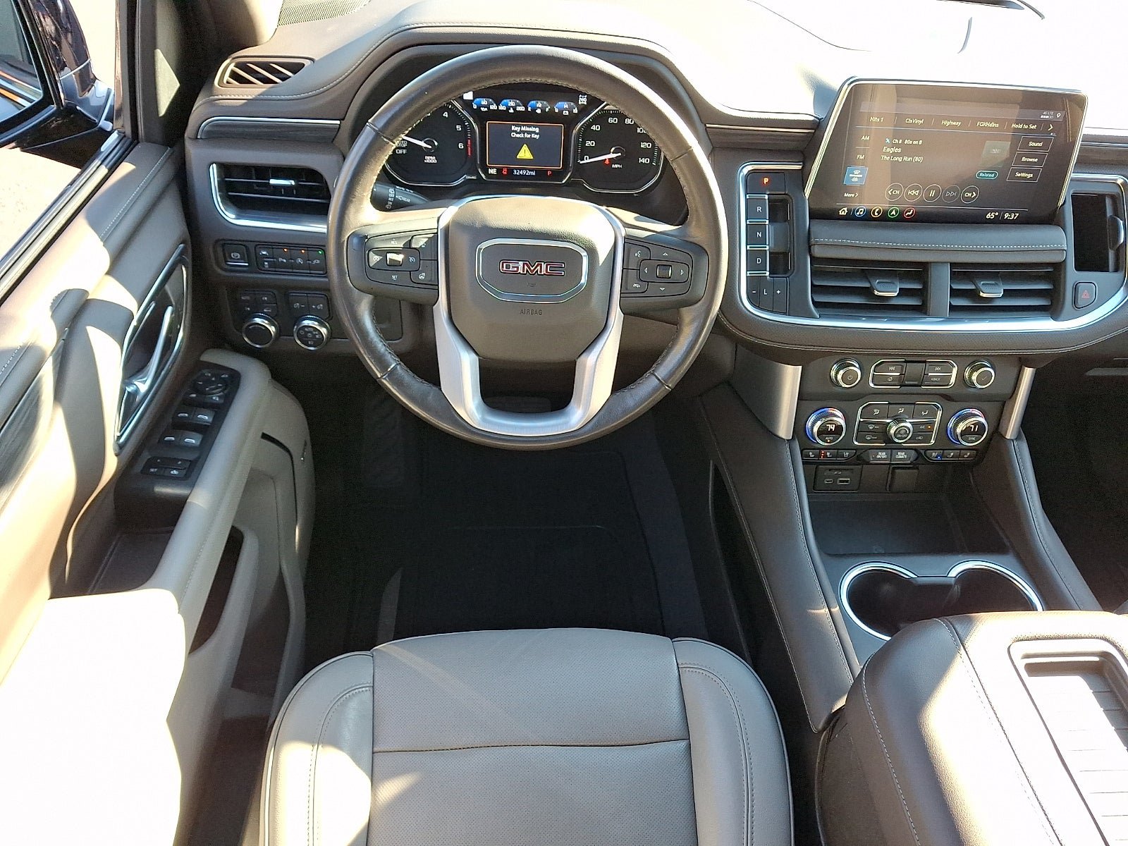 Used 2021 GMC Yukon SLT w/ Rear Media and Nav Package AWD/4WD image 13