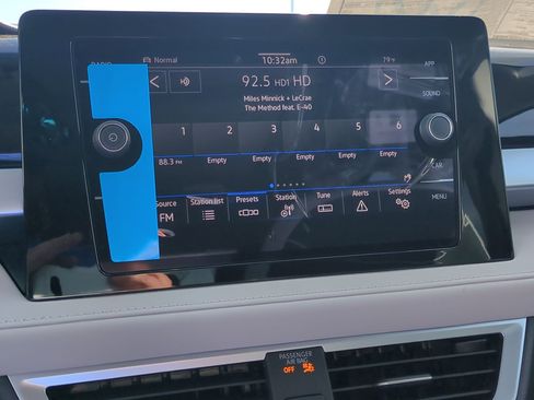 New 2025 Volkswagen Taos SE image 13