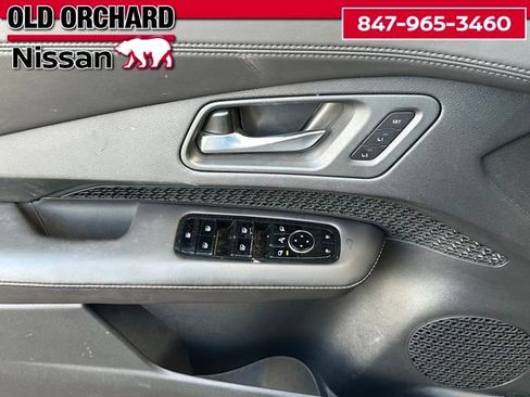 Used 2024 Nissan Ariya AWD image 9