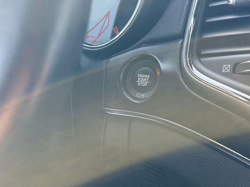Used 2018 Jeep Grand Cherokee Limited AWD/4WD image 17