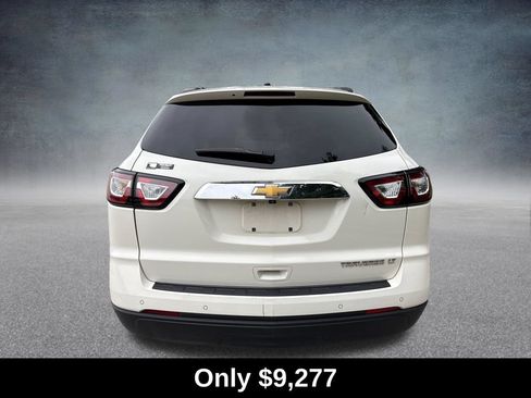 Used 2015 Chevrolet Traverse LT FWD image 4