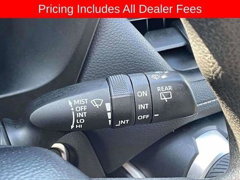 Used 2021 Toyota RAV4 XLE AWD/4WD image 28