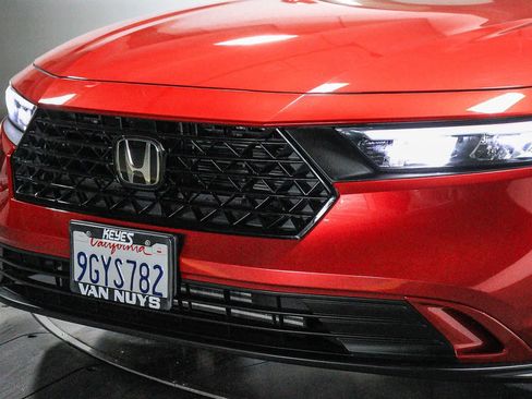 Used 2023 Honda Accord EX image 8