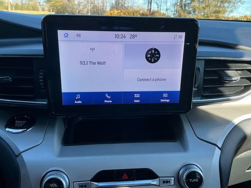 Used 2023 Ford Explorer XLT w/ Equipment Group 202A image 23