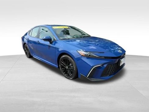 Used 2026 Toyota Camry SE FWD image 8