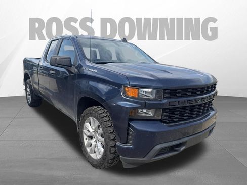 Used 2020 Chevrolet Silverado 1500 Custom w/ Custom Value Package RWD image 3